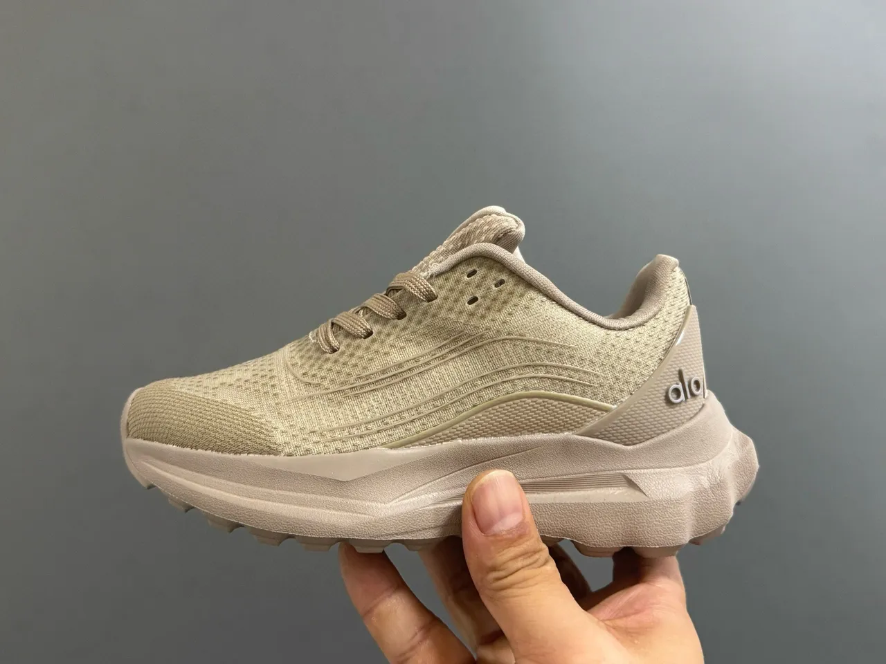 Alo Brown Engineered Mesh Upper Sculpted Wave-Midsole Sneakers 11