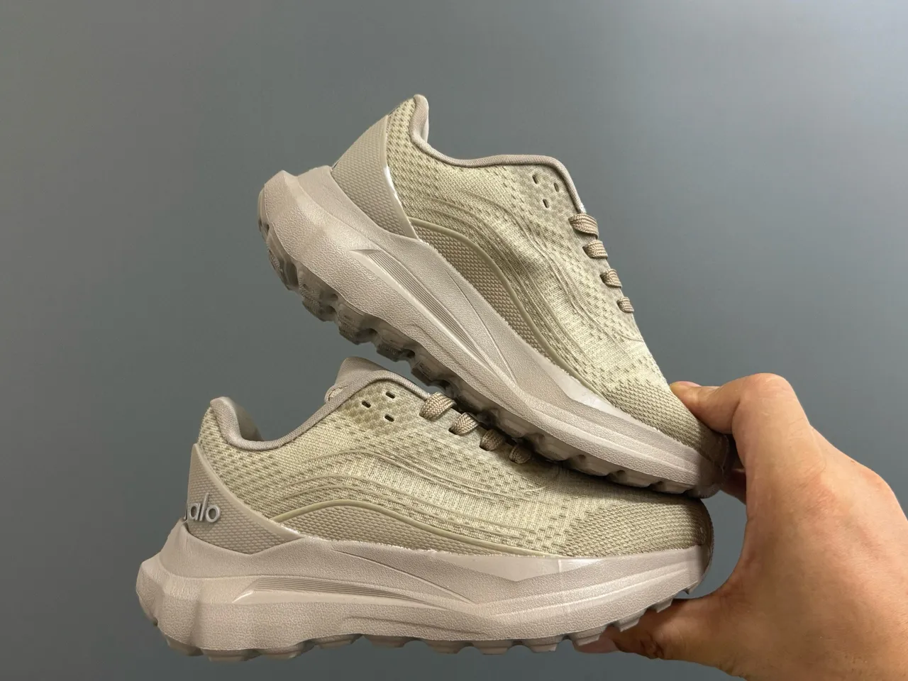 Alo Brown Engineered Mesh Upper Sculpted Wave-Midsole Sneakers 17