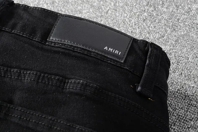 Amiri কালো ও সাদা distressed Logo-Print জিন্স 11
