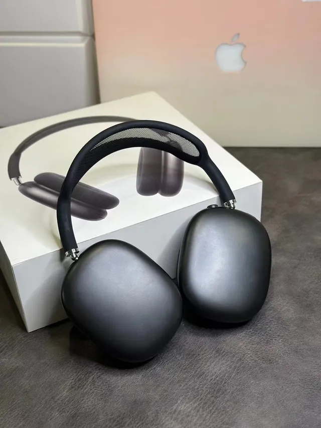 Apple AirPods Max White and Black Over-Ear Headphones 22