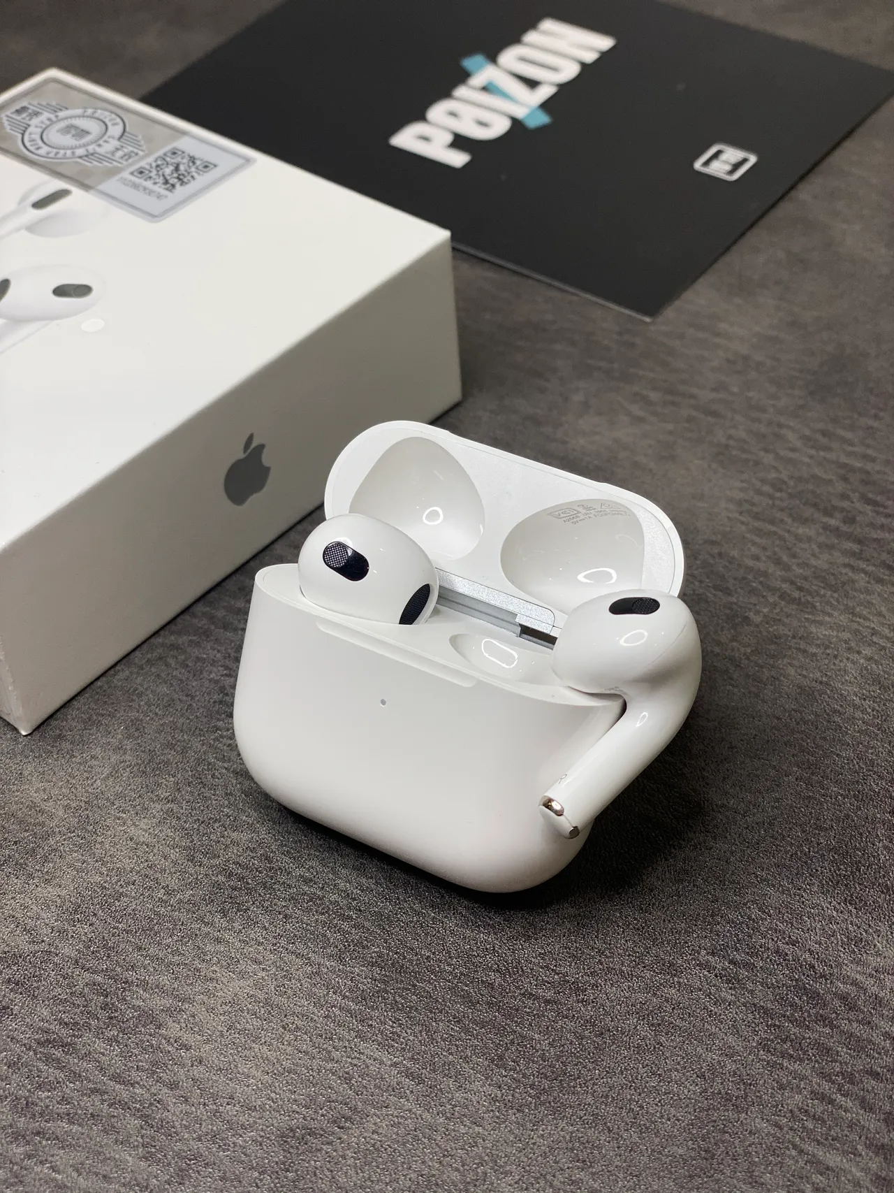 Apple AirPods Third Generation White TWS Earbuds 8