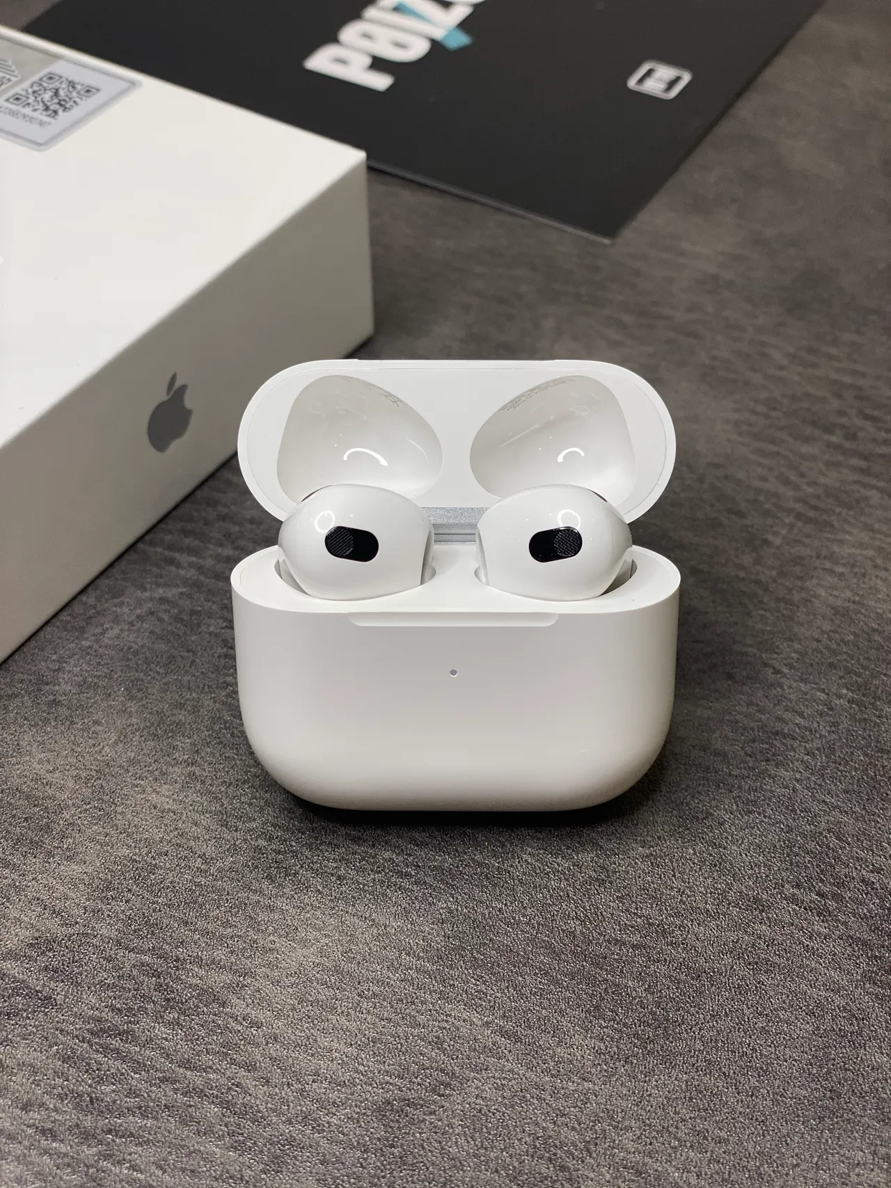Apple AirPods Third Generation White TWS Earbuds 9