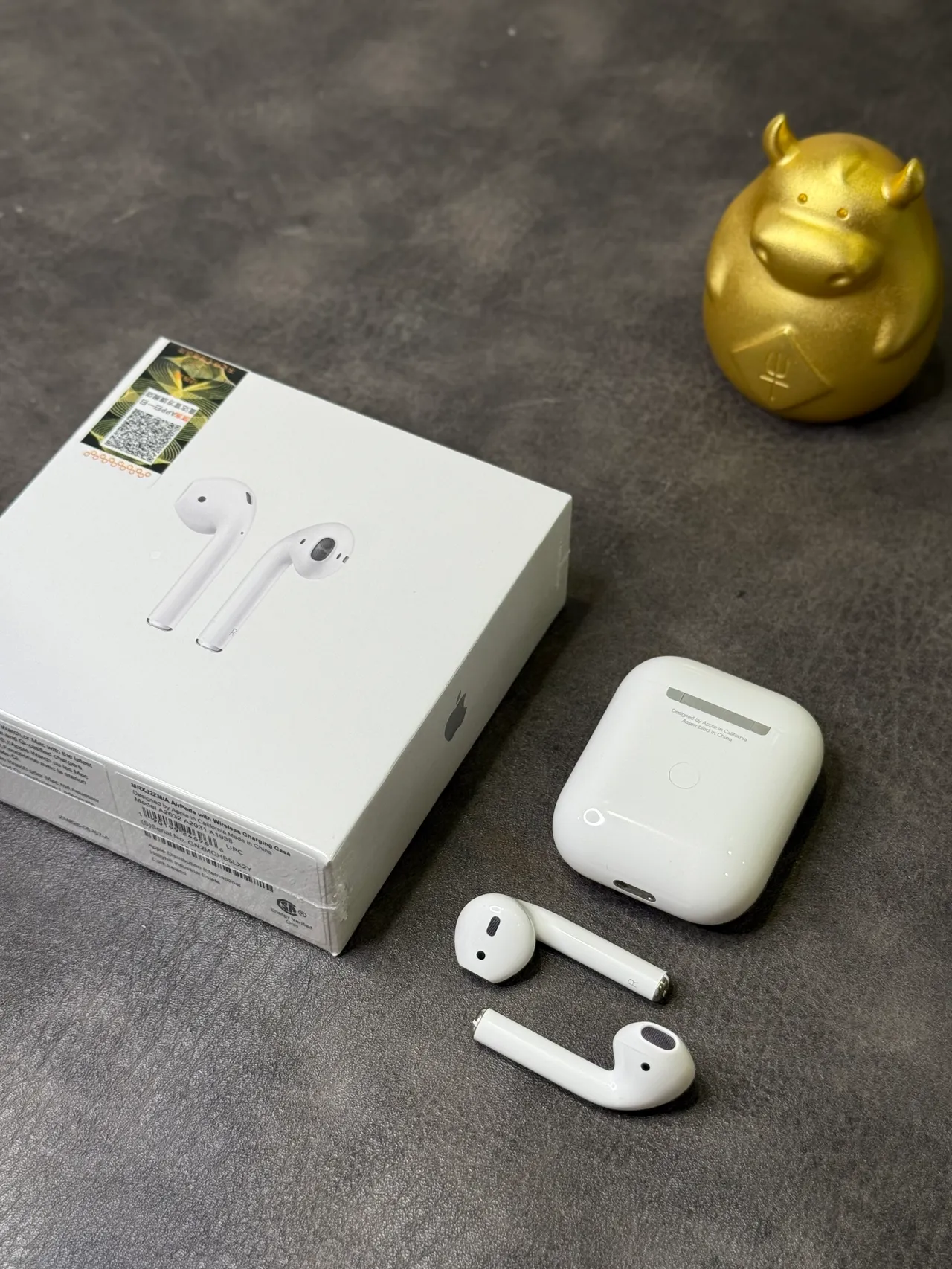 Apple AirPods White Stem-Style Open-Fit TWS Earbuds 8