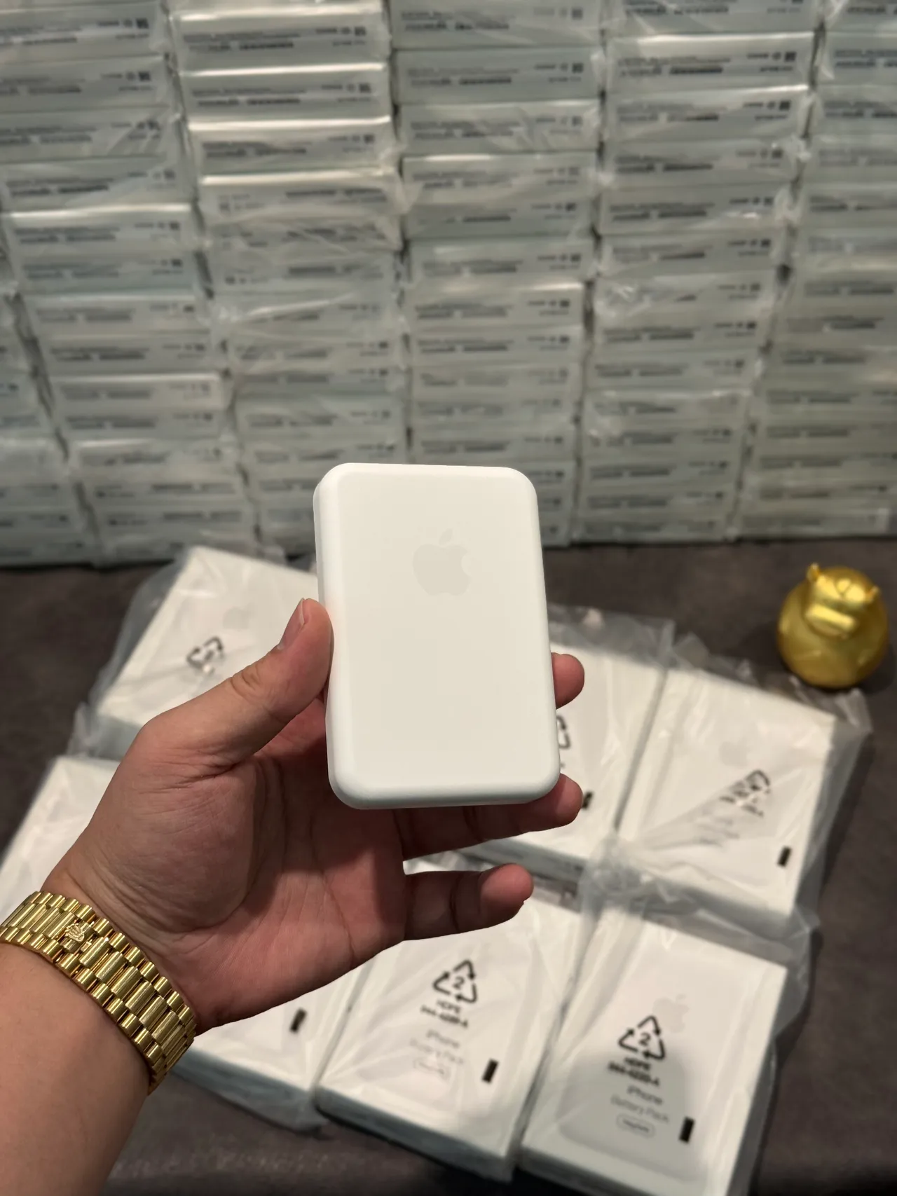 Apple MagSafe Battery Pack White Power Bank 4