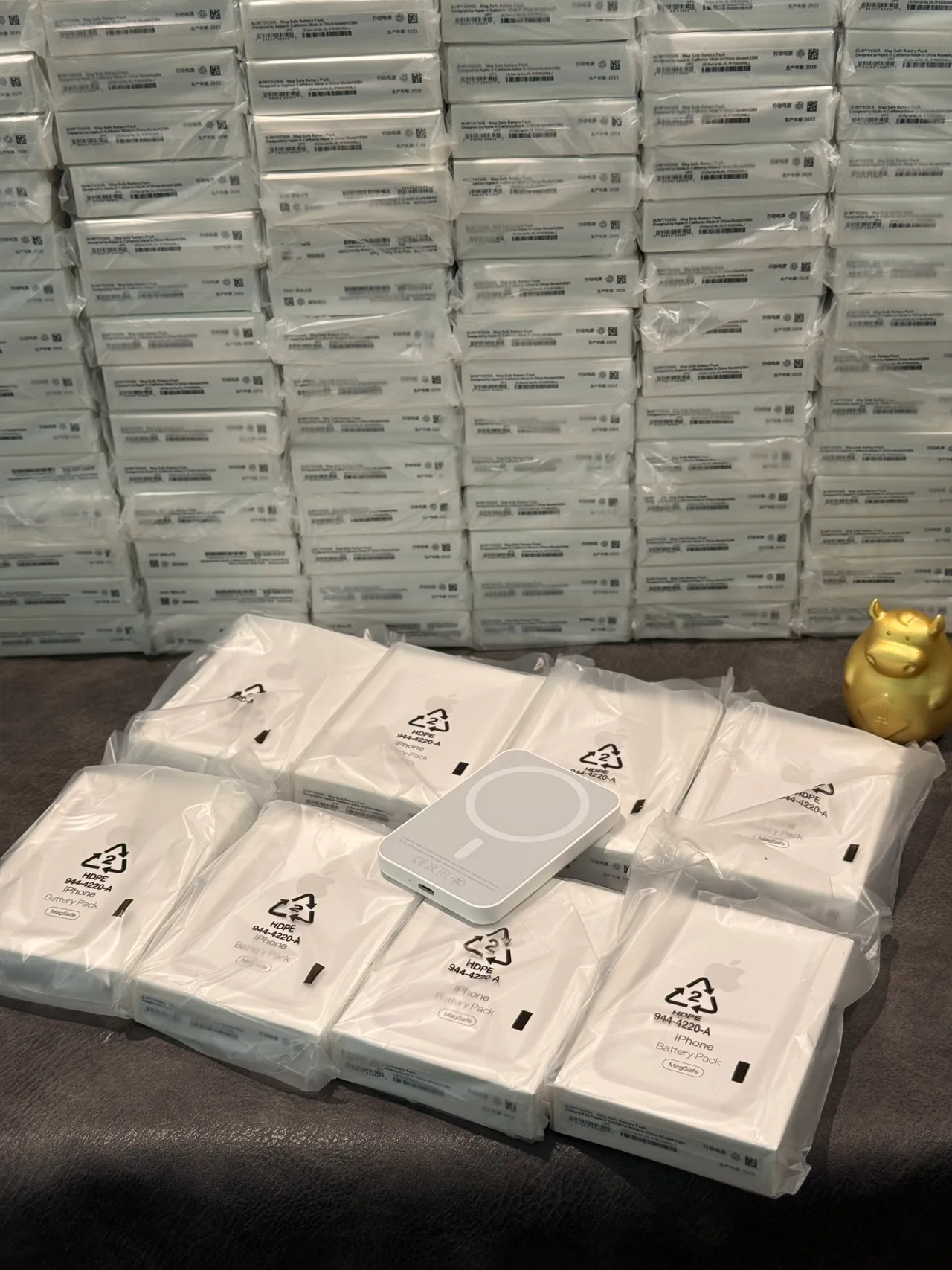 Apple MagSafe Battery Pack White Power Bank 6