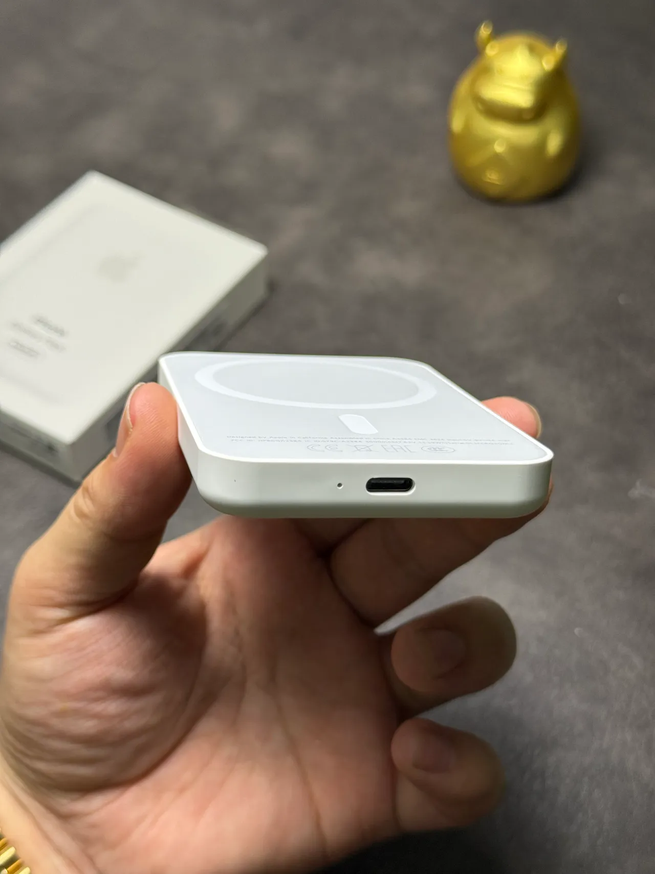 Apple MagSafe Battery Pack White Power Bank 11