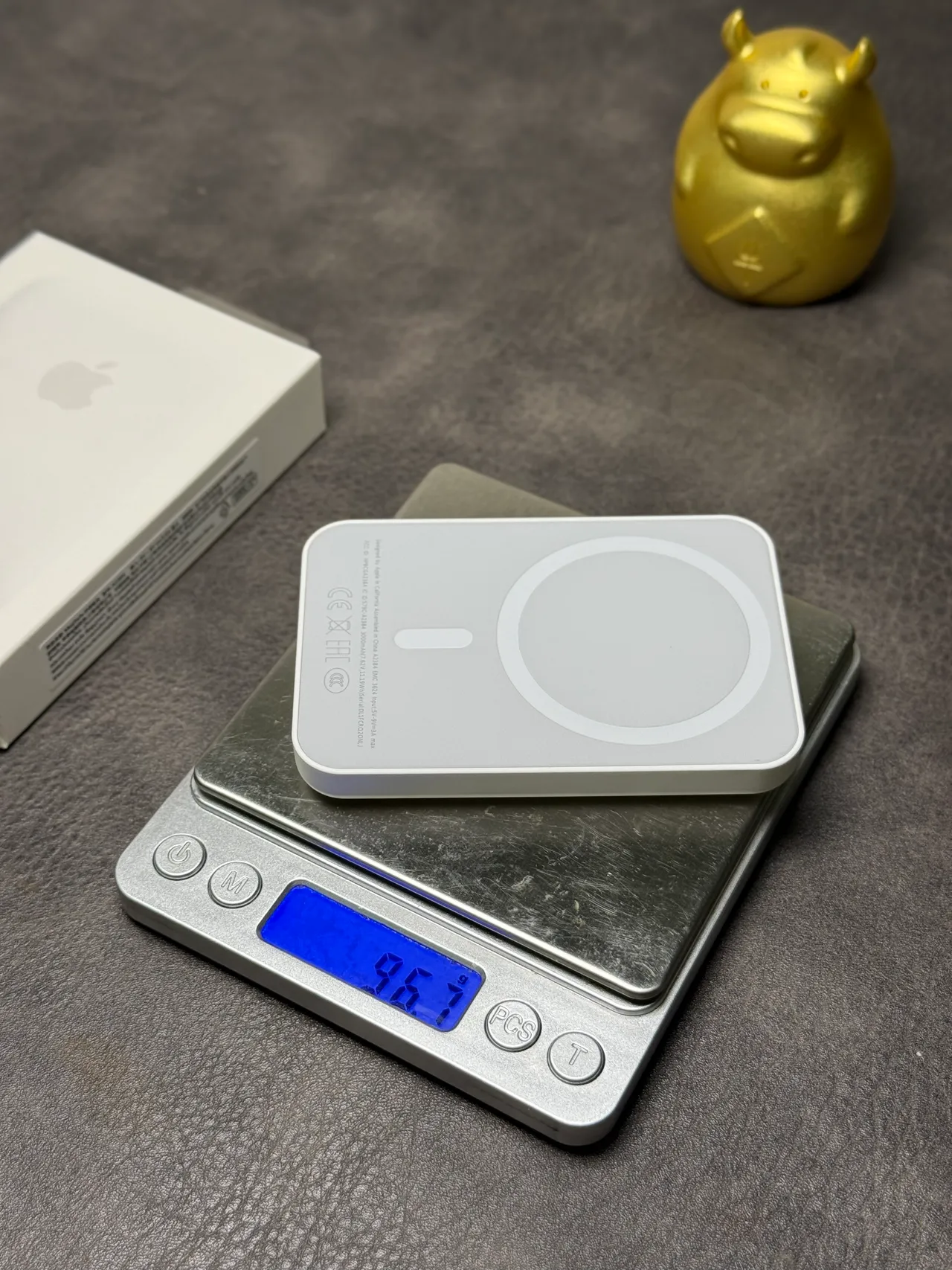 Apple MagSafe Battery Pack White Power Bank 12