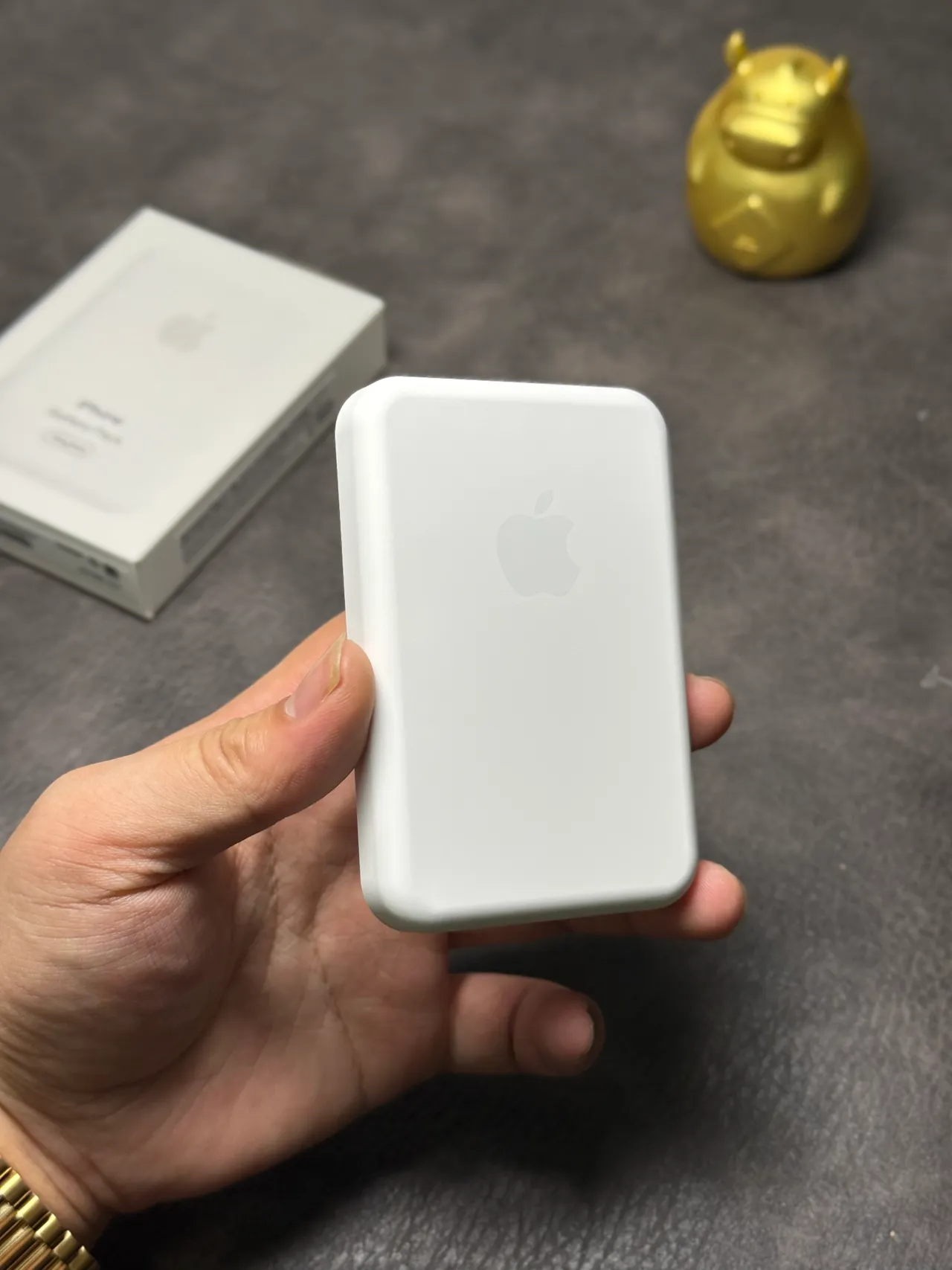 Apple MagSafe Battery Pack White Power Bank 14