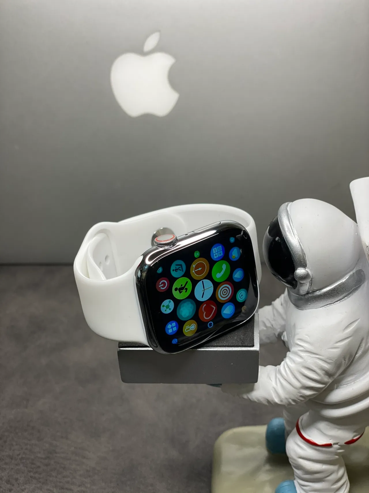 Apple Watch White Silver Flat-Edged Stainless Steel Case Sport Band Sports Watch 5