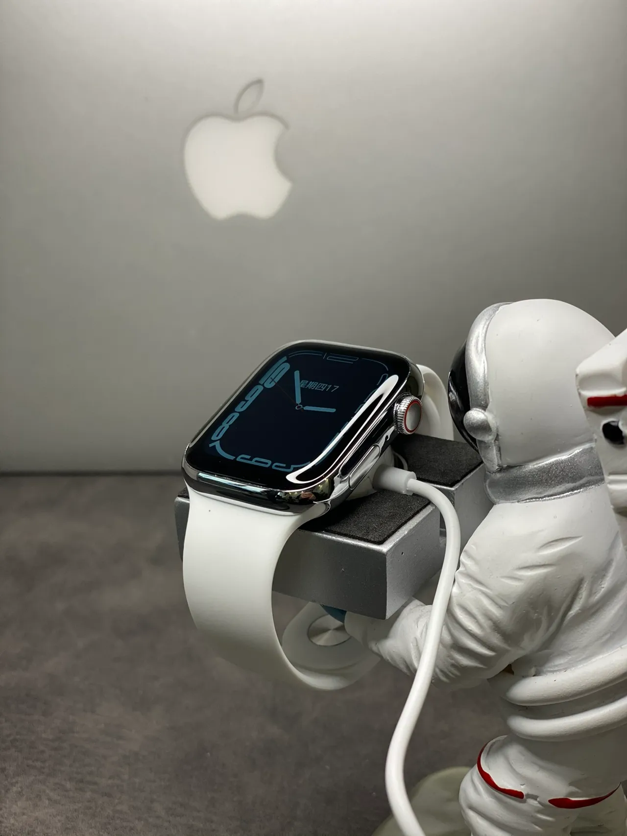 Apple Watch White Silver Flat-Edged Stainless Steel Case Sport Band Sports Watch 6