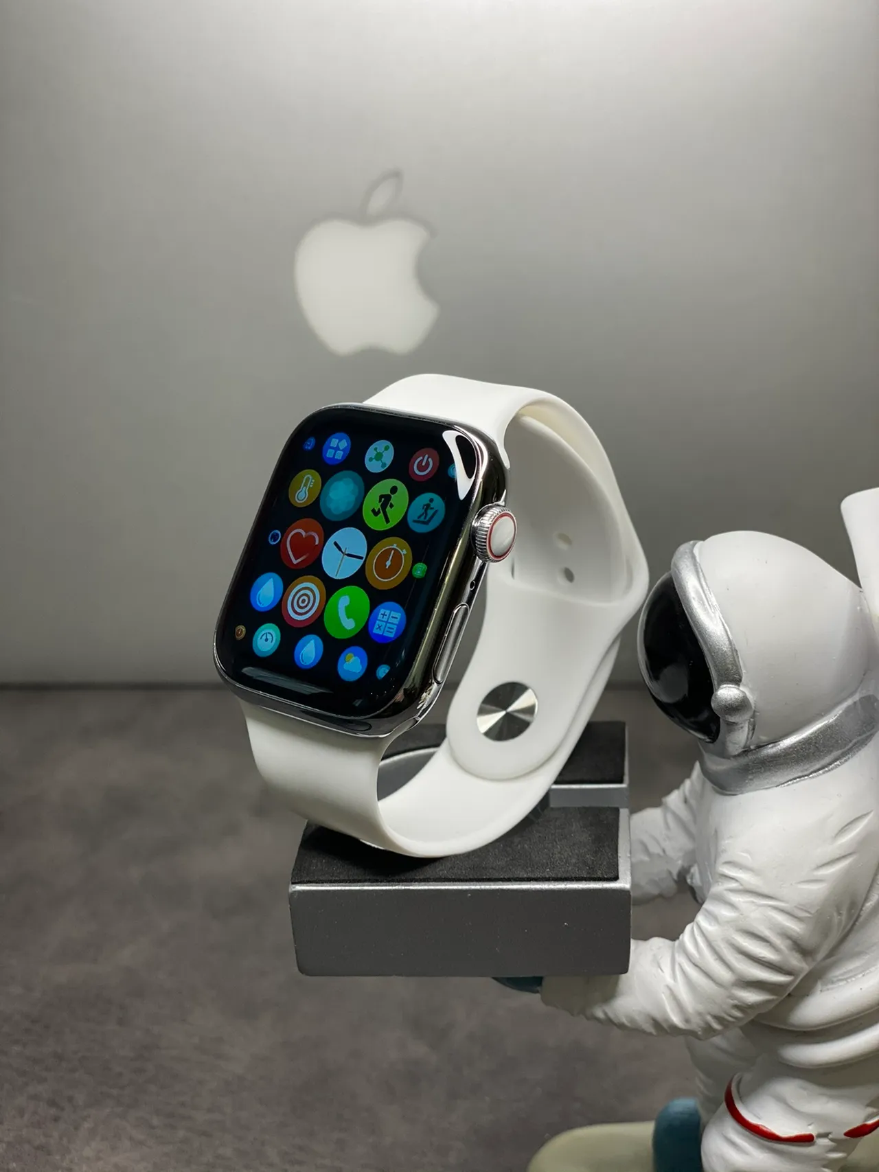 Apple Watch White Silver Flat-Edged Stainless Steel Case Sport Band Sports Watch 9