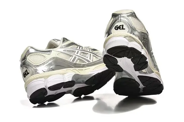 ASICS Beige Silver Metallic Overlays Mesh Upper Running Shoes 5