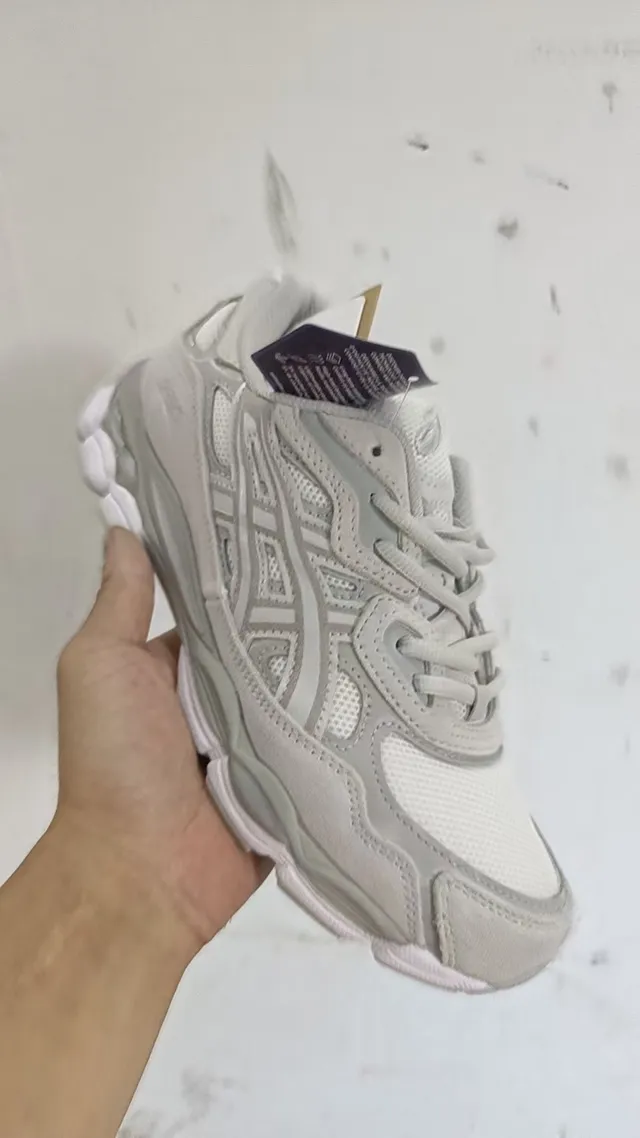ASICS Gel-Kayano Cinza-Branco tênis lifestyle 2
