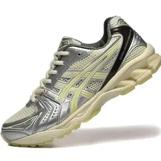 ASICS Silver Yellow Metallic Upper Pale Accent Stripes Running Shoes