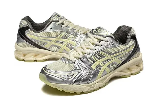 ASICS Silver Yellow Metallic Upper Pale Accent Stripes Running Shoes 3