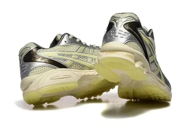 ASICS Silver Yellow Metallic Upper Pale Accent Stripes Running Shoes 5
