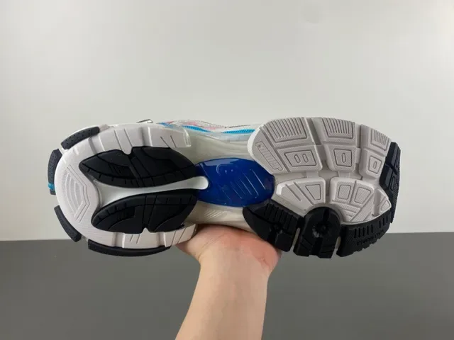 ASICS Sapatos de corrida brancos multicolor com midsole chunky em mesh e construção de overlay sintético 9