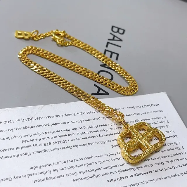 Balenciaga BB Interlocking Pendant Colar de corrente de ouro 3