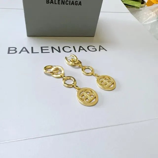 Balenciaga BB मفتاح ذهبي رمادي معدني شعار دائري تعويذة أقراط 2