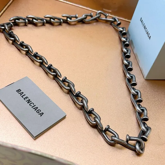 سلسلة Balenciaga قلادة غونميتال وصلة صناعية 6