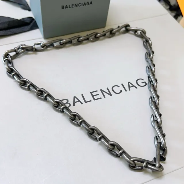 سلسلة Balenciaga قلادة غونميتال وصلة صناعية 7