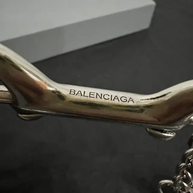 Balenciaga Chunky Chain-Link Silver-Tone Bracelet 3