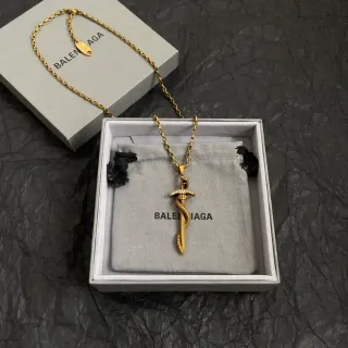 بيلنسقاغا قلادة خنجر سلسلة ذهبية