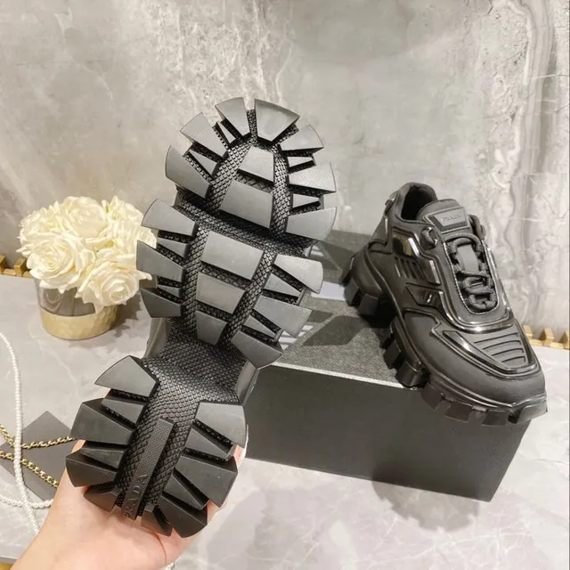 Balenciaga Defender أحادي اللون أسود حذاء رياضي سميك 2