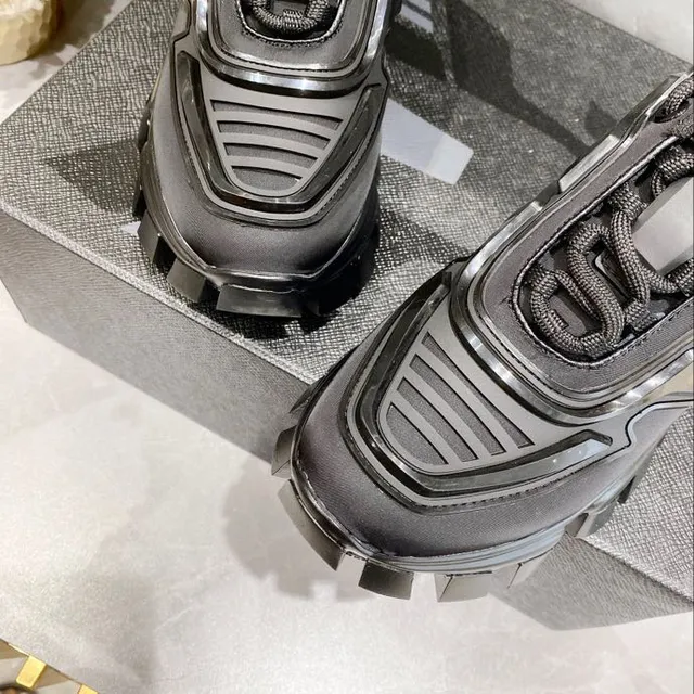 Balenciaga Defender أحادي اللون أسود حذاء رياضي سميك 5