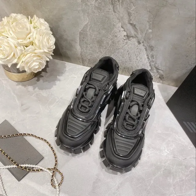 Balenciaga Defender أحادي اللون أسود حذاء رياضي سميك 7
