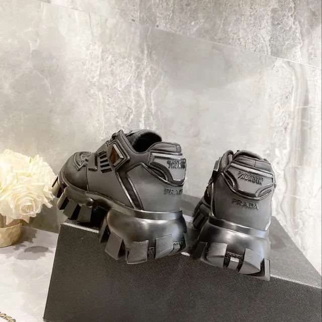 Balenciaga Defender أحادي اللون أسود حذاء رياضي سميك 9