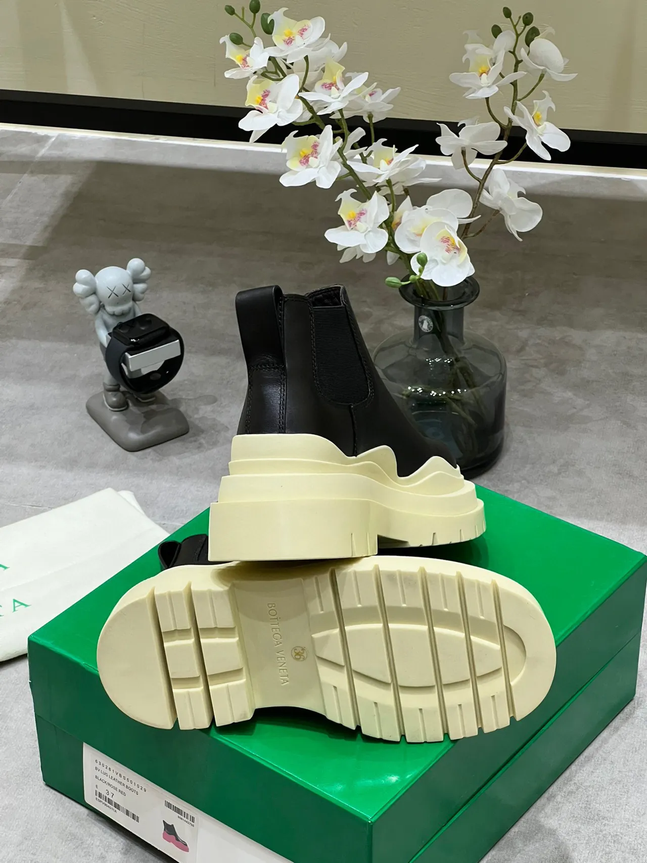 Balenciaga Le Cagole Black and Cream Chelsea Boots 2