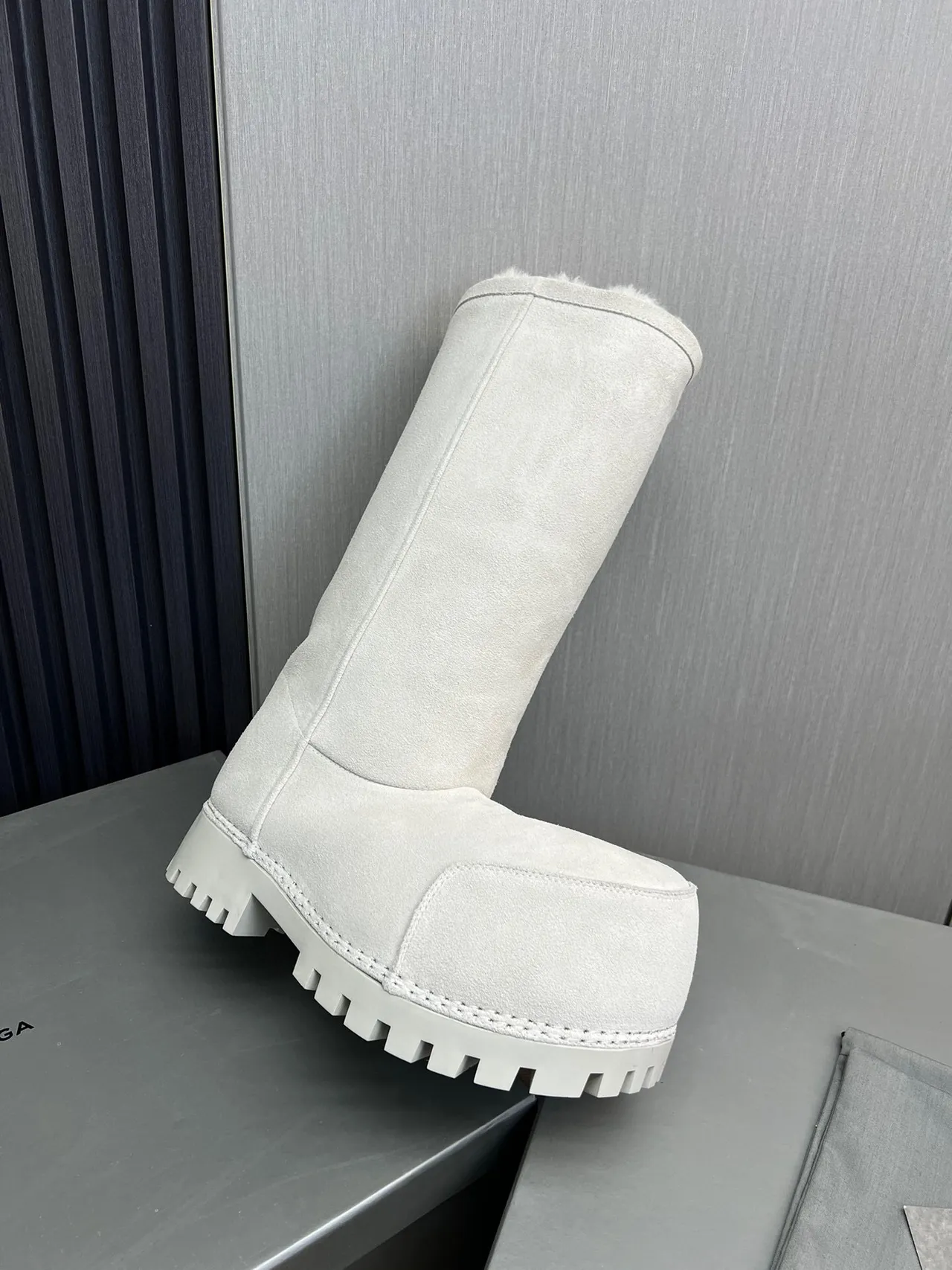 Balenciaga Le Cagole Gray White Oversized Platform Shearling-Lined Cuff Knee Boots 9