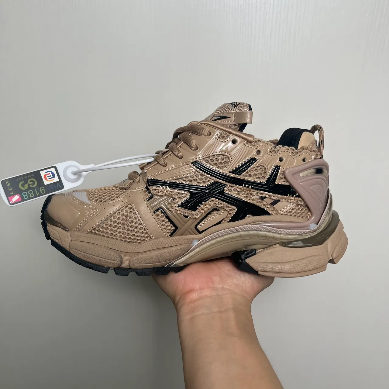 Balenciaga Runner Tênis chunky bege e preto 3