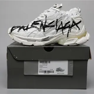 Balenciaga Runner أبيض لوجو جرافيتي تشانكي سنيكرز