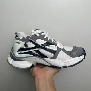 Balenciaga Runner أبيض رمادي أسود دي كونستركتد تشونكي سنيكرز
