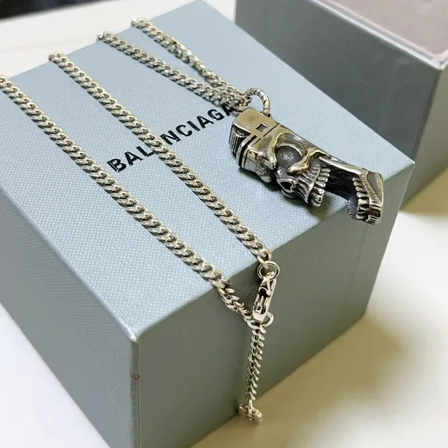 Balenciaga pingente caveira isqueiro corrente de prata 6