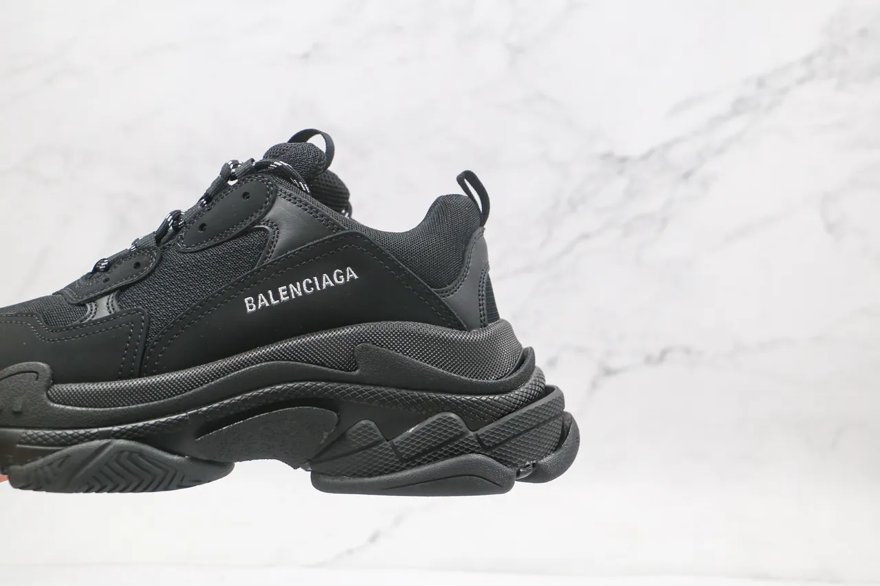 Balenciaga Triple S tênis chunky pretos 5