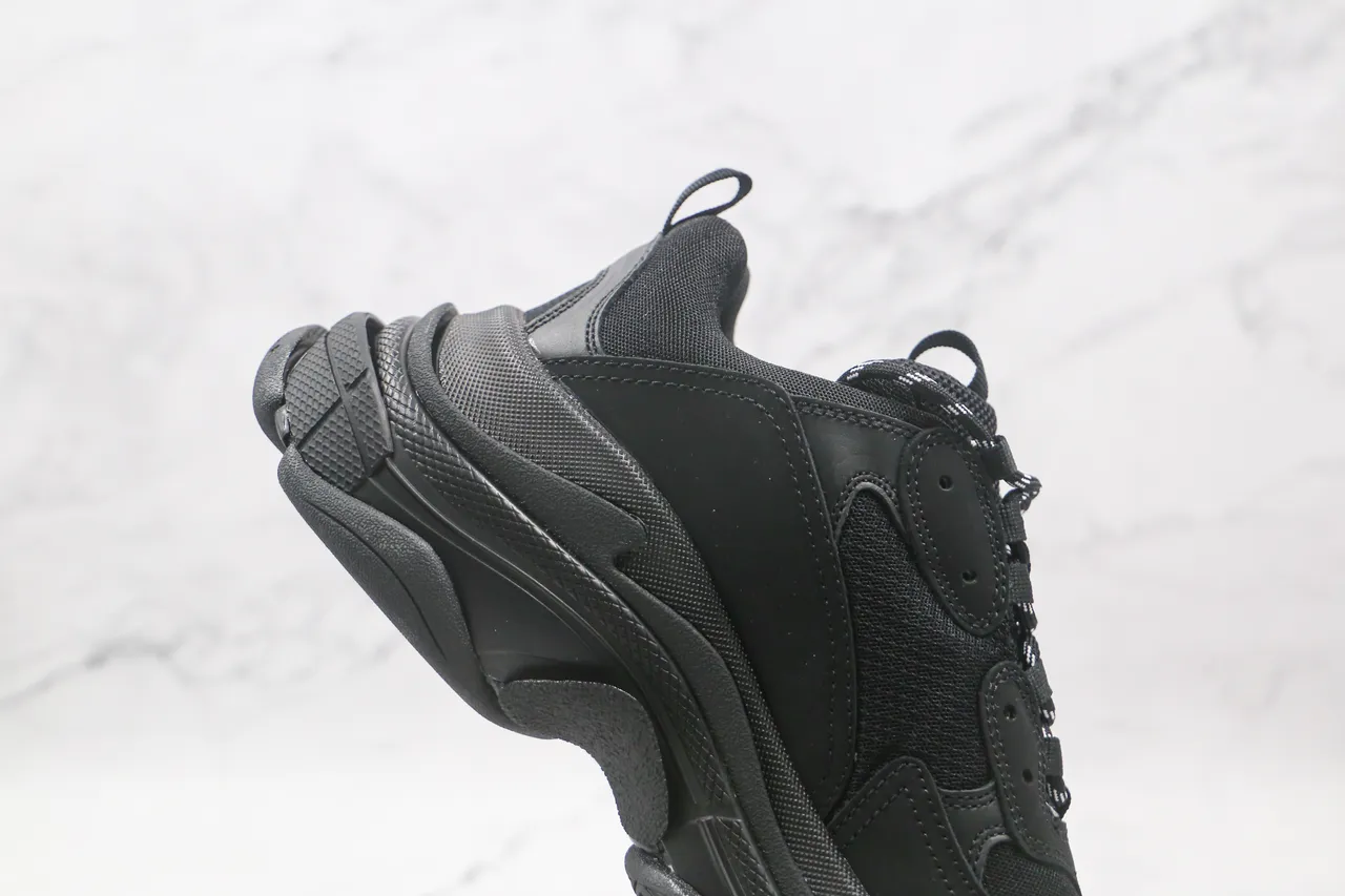 Balenciaga Triple S tênis chunky pretos 7