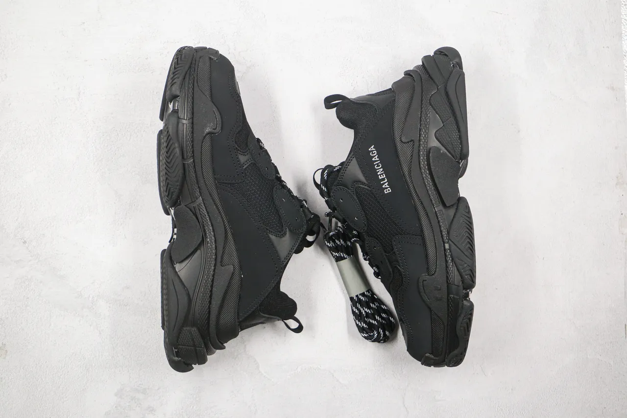 Balenciaga Triple S tênis chunky pretos 9