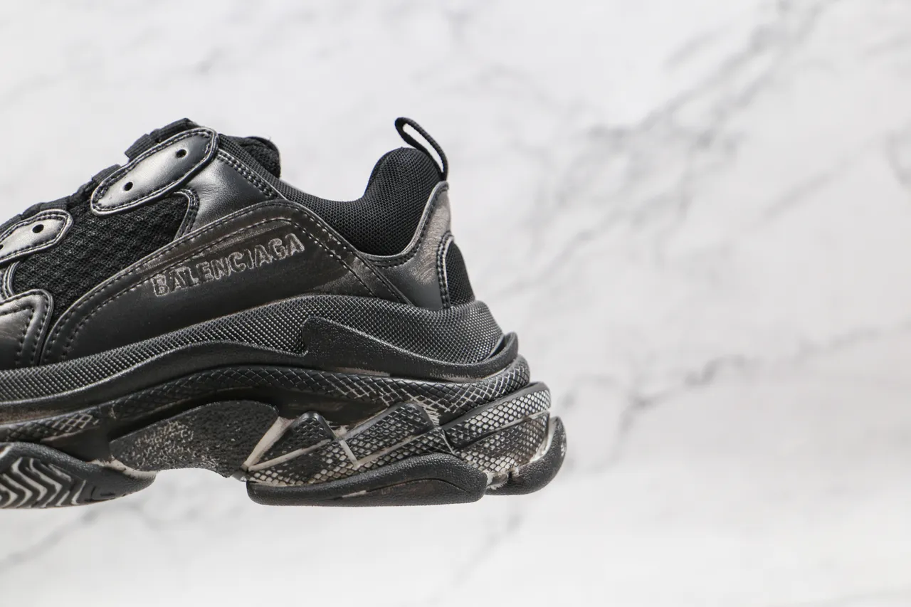 Balenciaga Triple S Black Oversized Chunky Sneaker 4