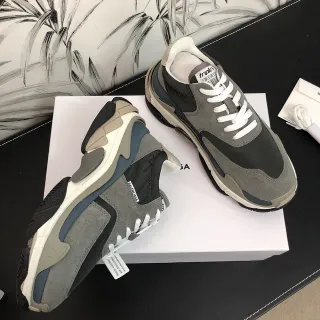 Balenciaga Triple S رمادي أسود بيج حذاء رياضي سميك