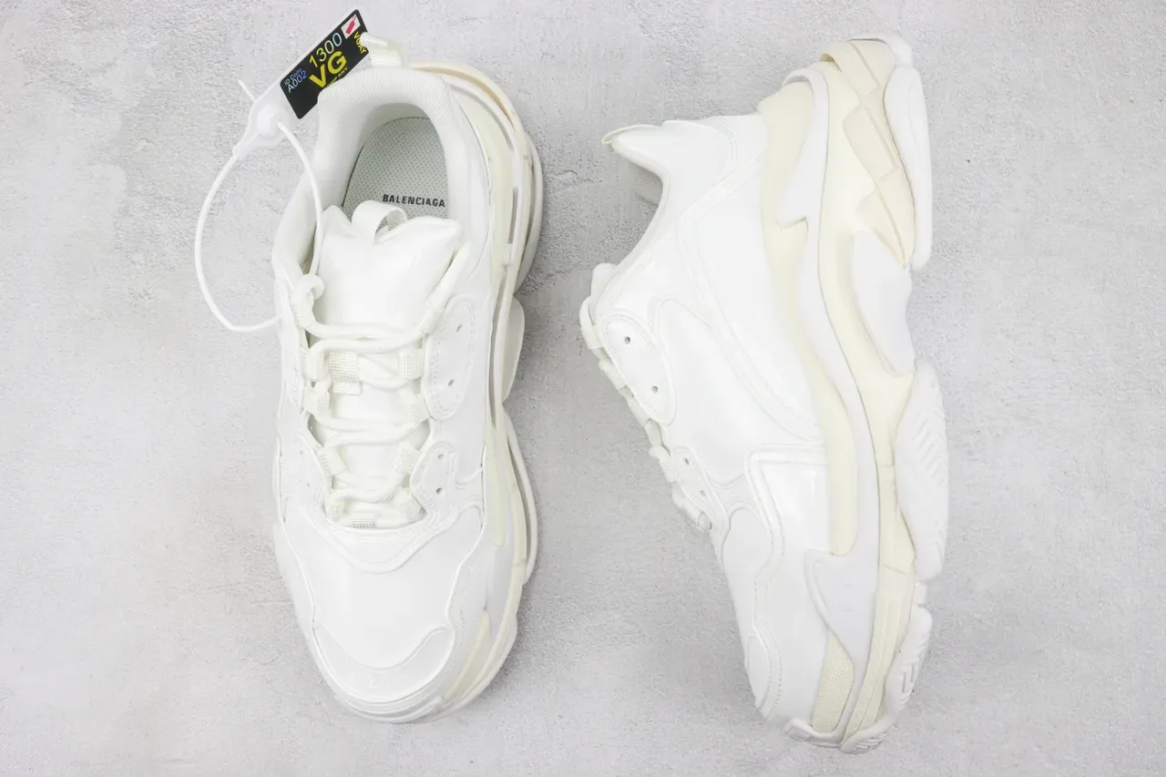 Balenciaga Triple S Tênis Chunky Branco e Creme 3