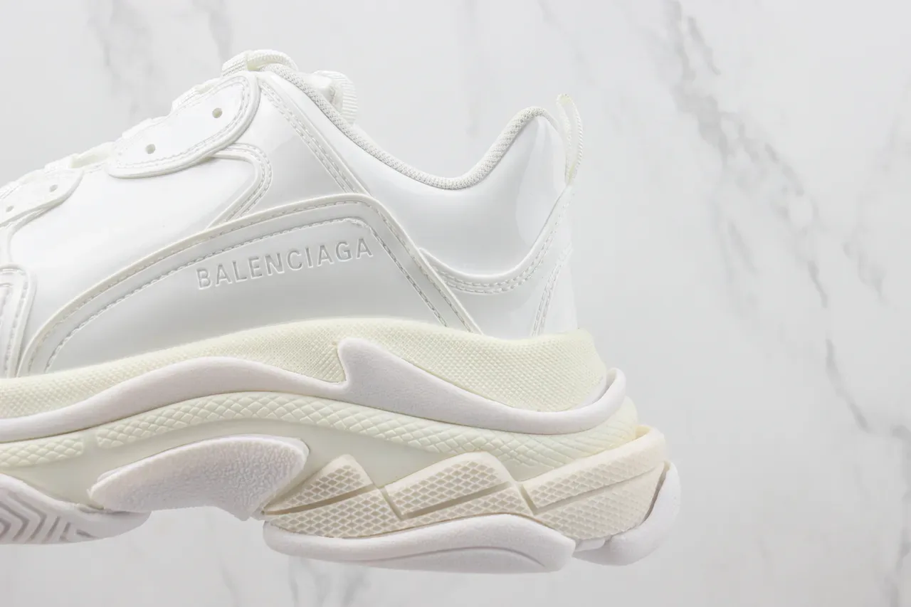 Balenciaga Triple S Tênis Chunky Branco e Creme 7