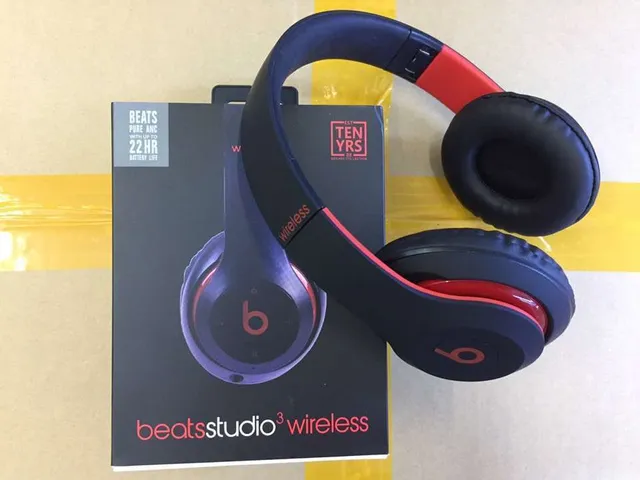 Beats Studio3 Wireless काला लाल मैट फिनिश एकसेंट रिंग ओवर-ईयर हेडफोन्स 2