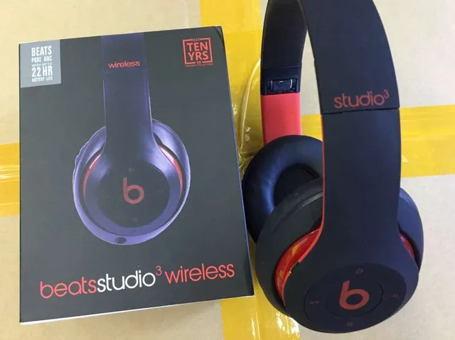 Beats Studio3 Wireless काला लाल मैट फिनिश एकसेंट रिंग ओवर-ईयर हेडफोन्स 3