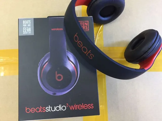 Beats Studio3 Wireless काला लाल मैट फिनिश एकसेंट रिंग ओवर-ईयर हेडफोन्स 4