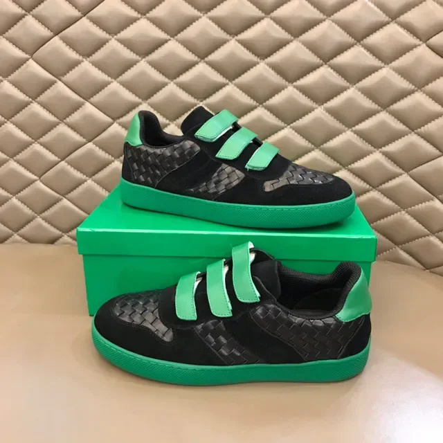 Bottega Veneta Andiamo Noir et Vert Intrecciato Sneakers lifestyle 3