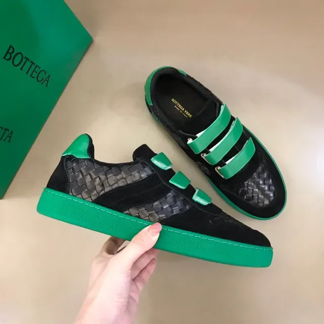 Bottega Veneta Andiamo Noir et Vert Intrecciato Sneakers lifestyle 7