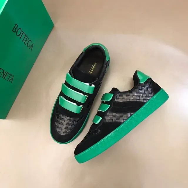 Bottega Veneta Andiamo Noir et Vert Intrecciato Sneakers lifestyle 8